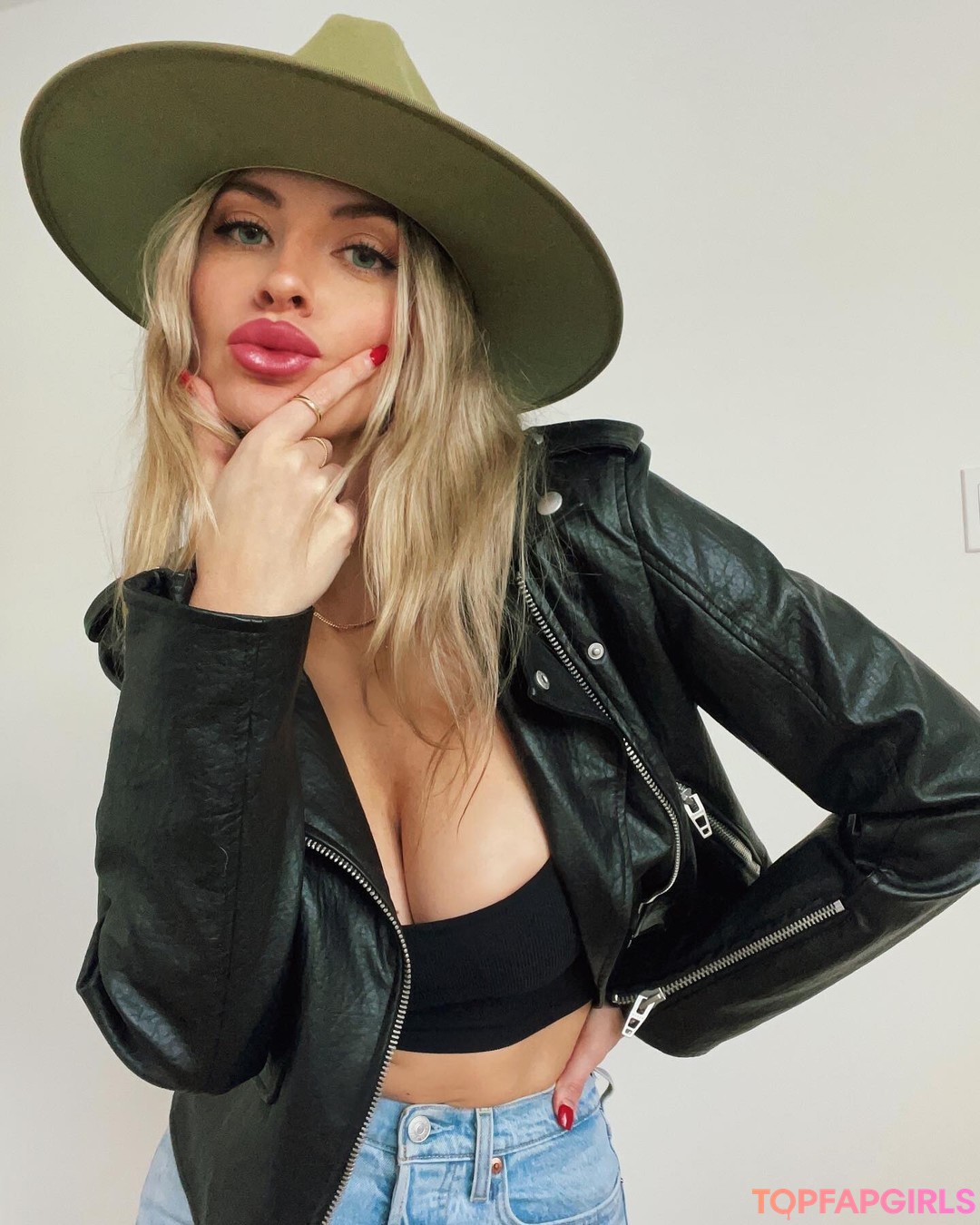 ebony fake tits onlyfans hd photos