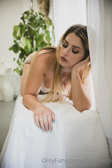 Riley Reign model perfect images