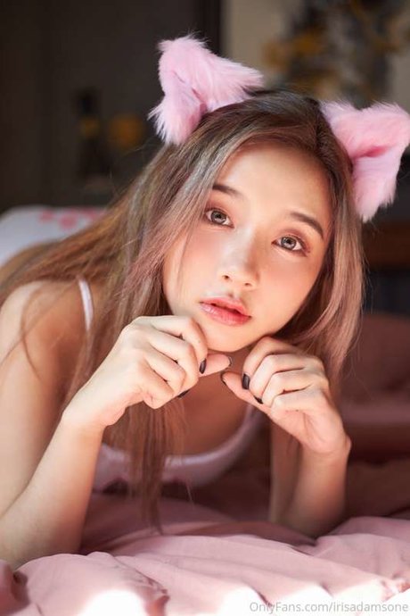 Iris adamsone hot model img