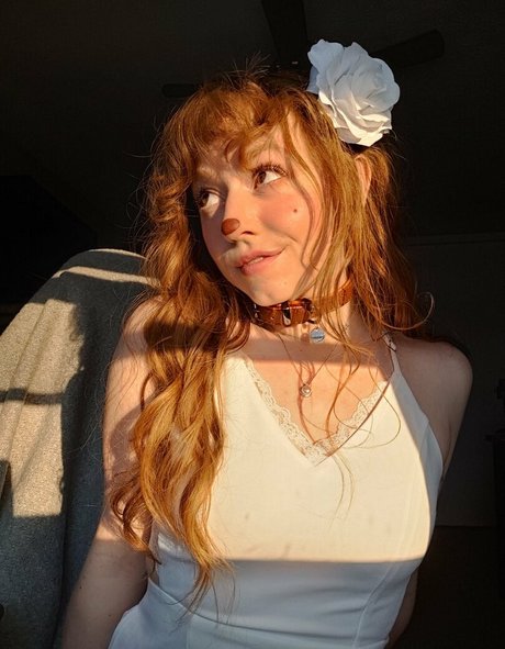 MandyFrizzle adult actress photos