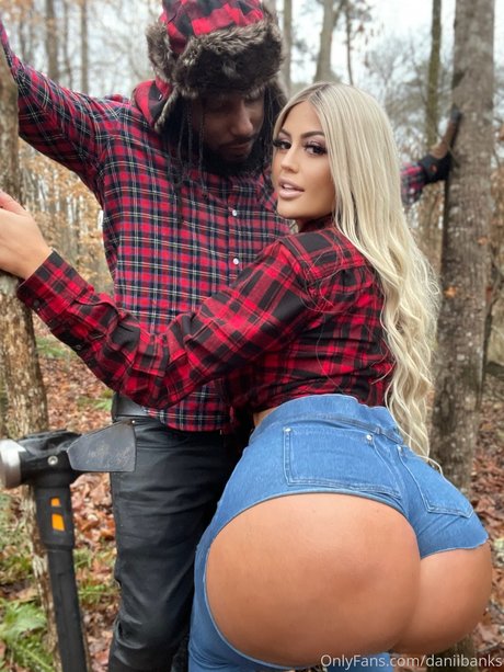 Danii Banks hot pornstar pics