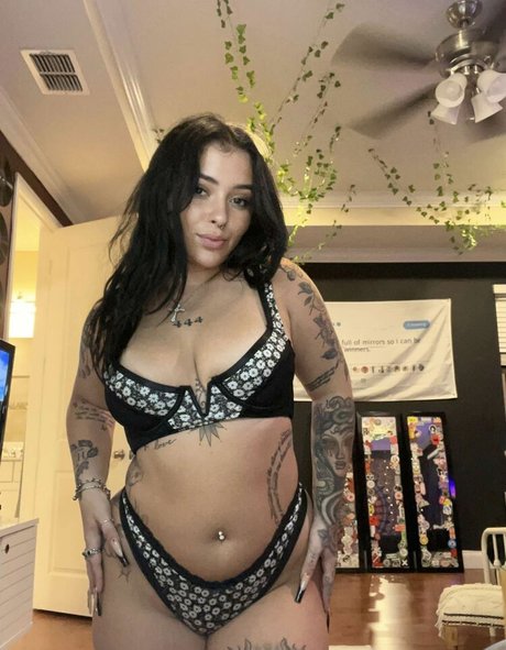 Danielle Cohn hot star images