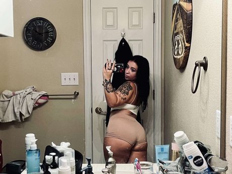 Danielle Cohn model erotic pics