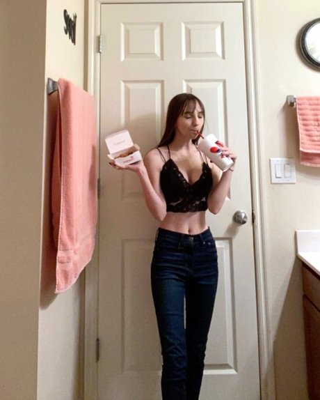 ToyStoryAndiee_ nude pornstar pic