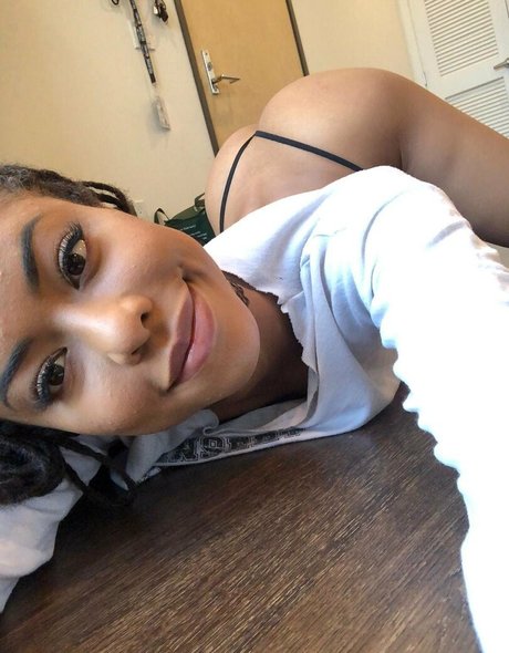 Kira Noir pornstar perfect images