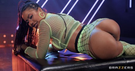 Kira Noir beautiful star galleries