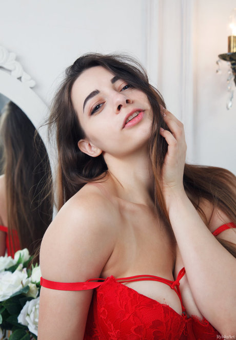 Elle Mira beautiful model pictures