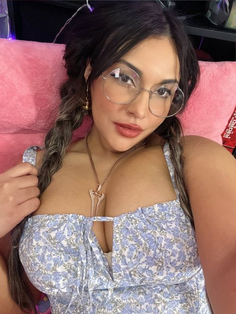 Soni Aralynn model hot pics