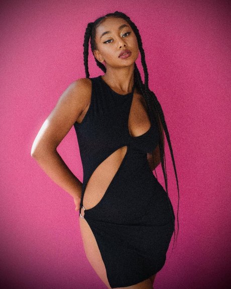 llleasy free model gallery