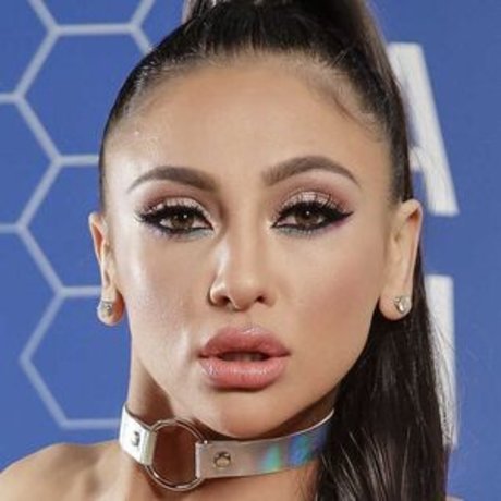 Audrey Bitoni star art picture