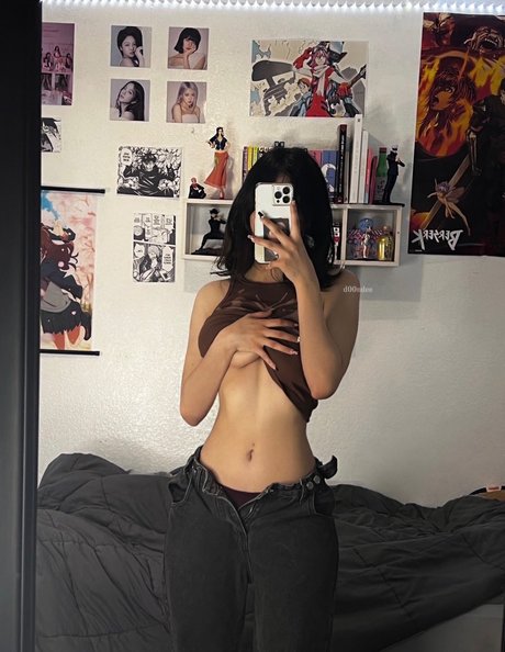 d00mlee naked actress gallery