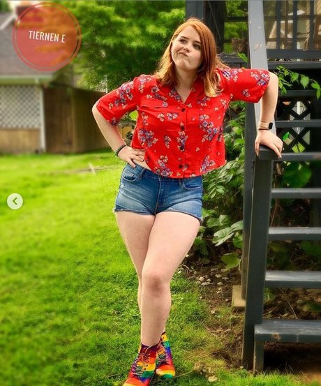 Blue Tiernen model pretty archive