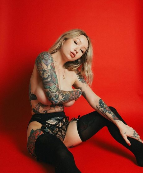 baesuicide beautiful actress image