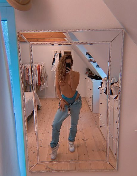 Thalebabe93 star nude photos