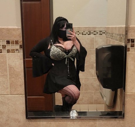 latina mom onlyfans art naked photo