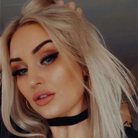 Scream Queen xxx actress galleries