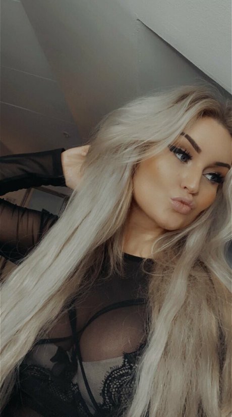 Scream Queen sexy star galleries