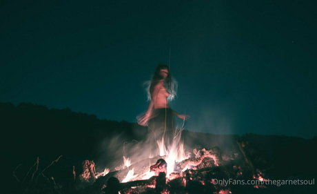 thegarnetsoul model adult images