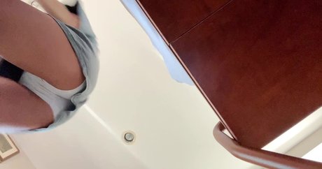 ehmbies model beautiful pic