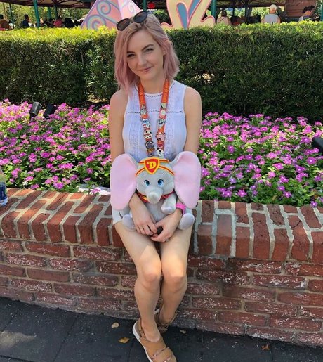 LDShadowLady naked model photos