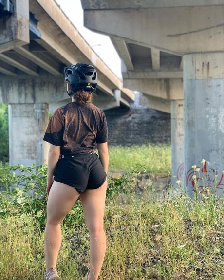 Alyssa Cleversey nudes actress gallery