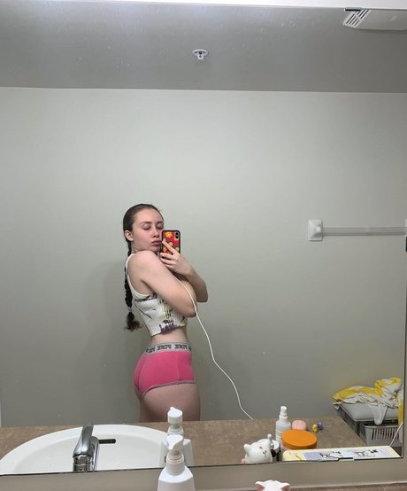 Alyssa Cleversey star best photos