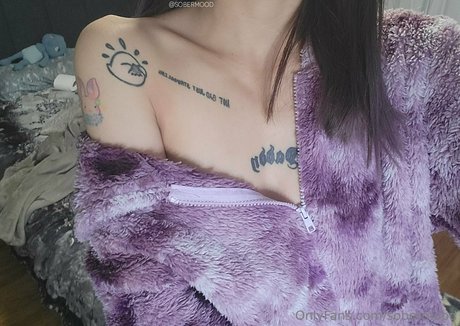sobermood art model pictures