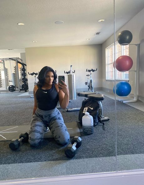 shapedbyshanice exclusive star pictures