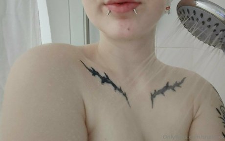 shakyxx hot pornstar picture