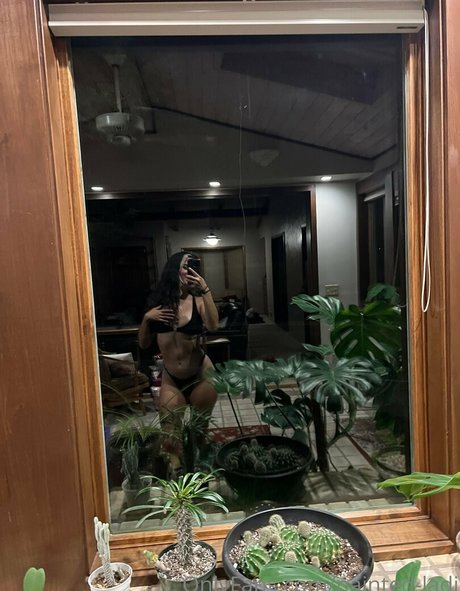 painted ladi sexy star pic