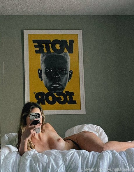 Lily Alcott sex model photo