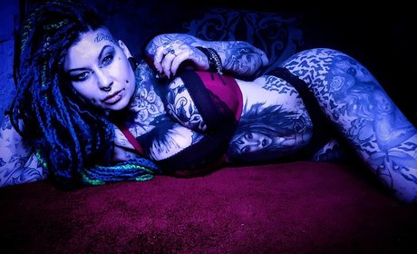 Pixta model art pic