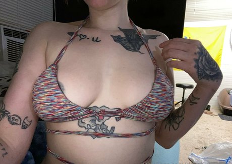 ddisgustingtxre sexy star pic