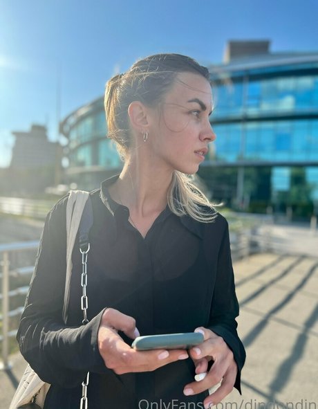 dindondin star top picture