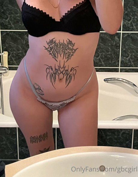 Morgane Wauquier nude actress gallery