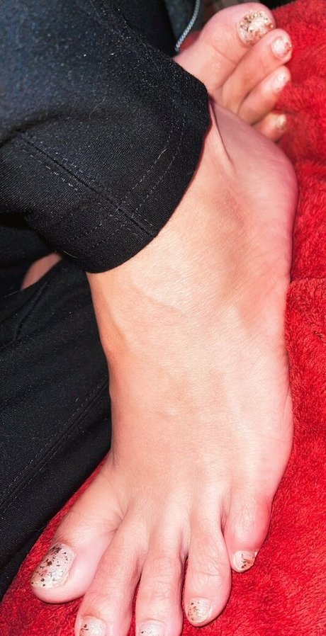 ollymcfly sexy actress image