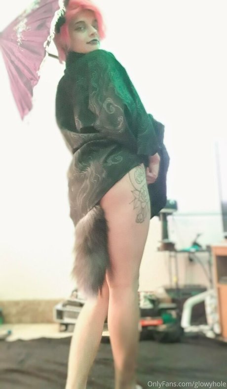 glowyhole xxx actress image