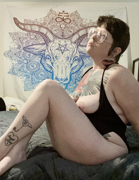 trashpanda4lyfeyo pornstar perfect pictures