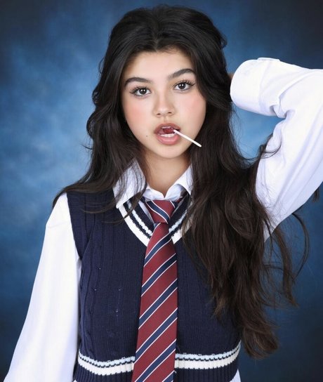 saraecheagaray model beautiful photos