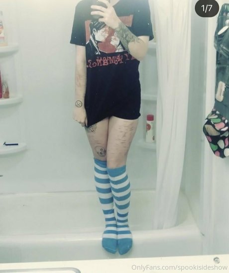 spookisideshow star naked pictures