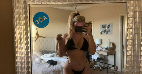 lilyhazex high quality pornstar pic