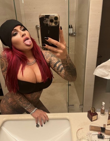 followjuliajasmin star beautiful pic