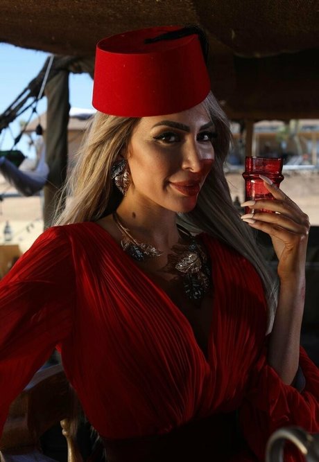 farrahabraham erotic model photo