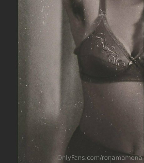 ronamamona naked model images