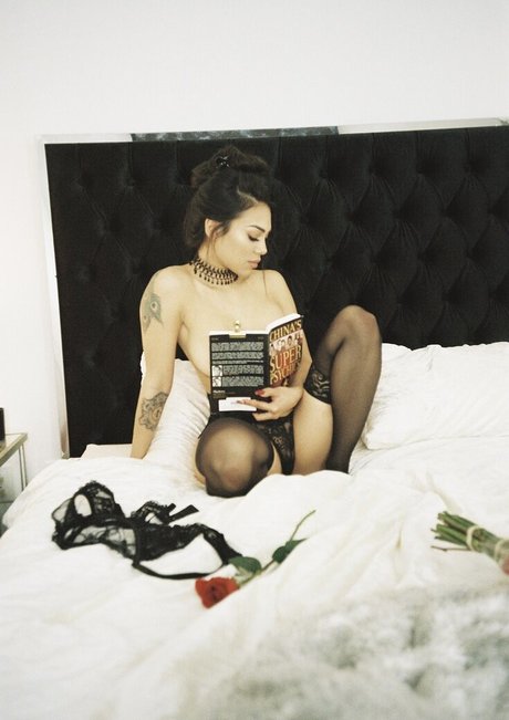 Cafe Lu Girls model pictures