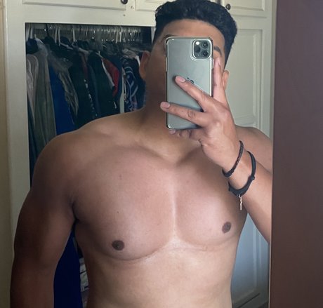 Ogrrr nude model img