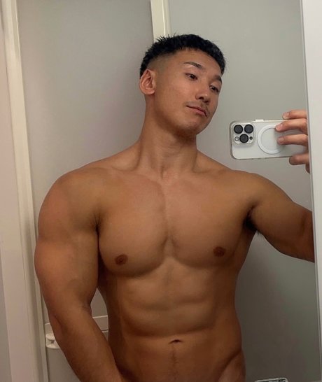 Keisuke star naked pic