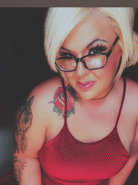 Tilly Trigger sexy model picture