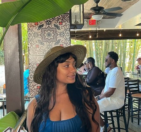 Plantbae nude actress pictures