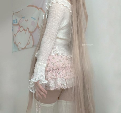 mirukurum naked model archive